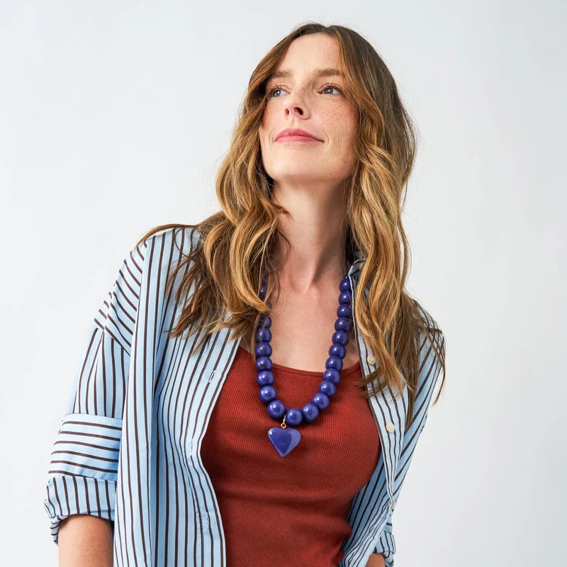 Emery large round resin necklace – Navy