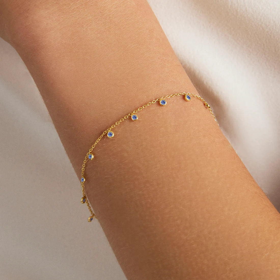 ORSAY CHARM BRACELET - Gold/Midnight Blue