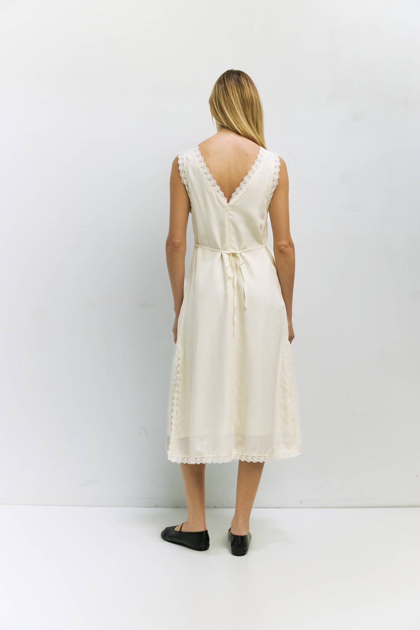 The Mara Dress | Lace Trim Midi Dress: CREAM / MEDIUM