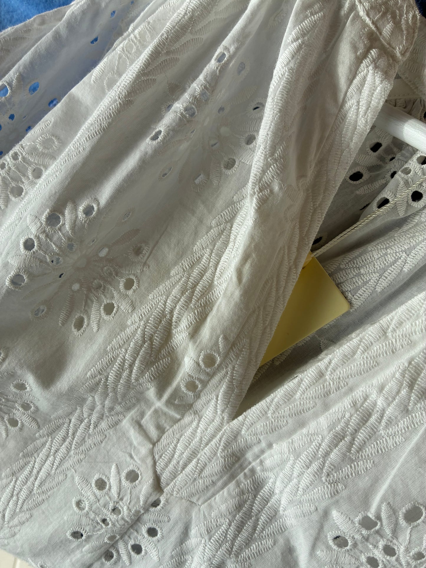 S26111437 White Top