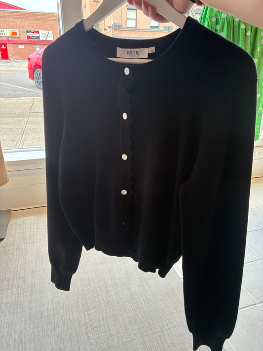 Scalloped Placket Cardigan