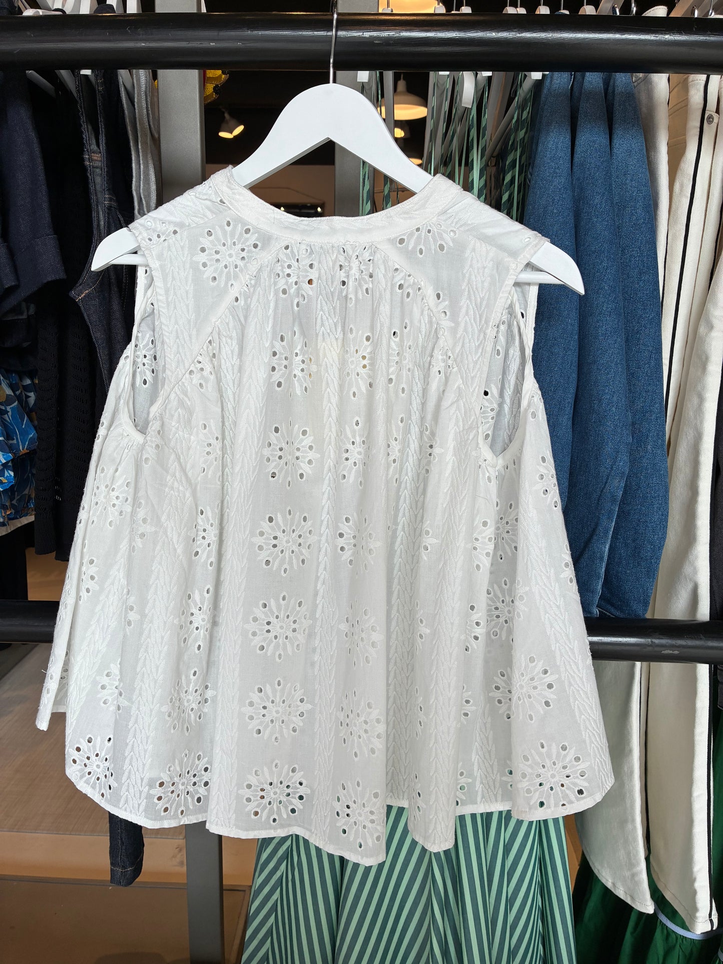 S26111437 White Top