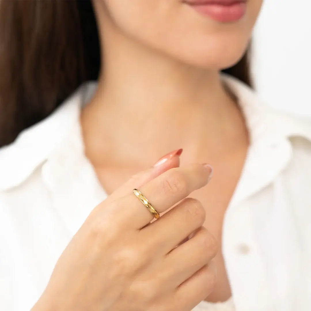 Dainty Hammered Band Spinning Fidget Ring