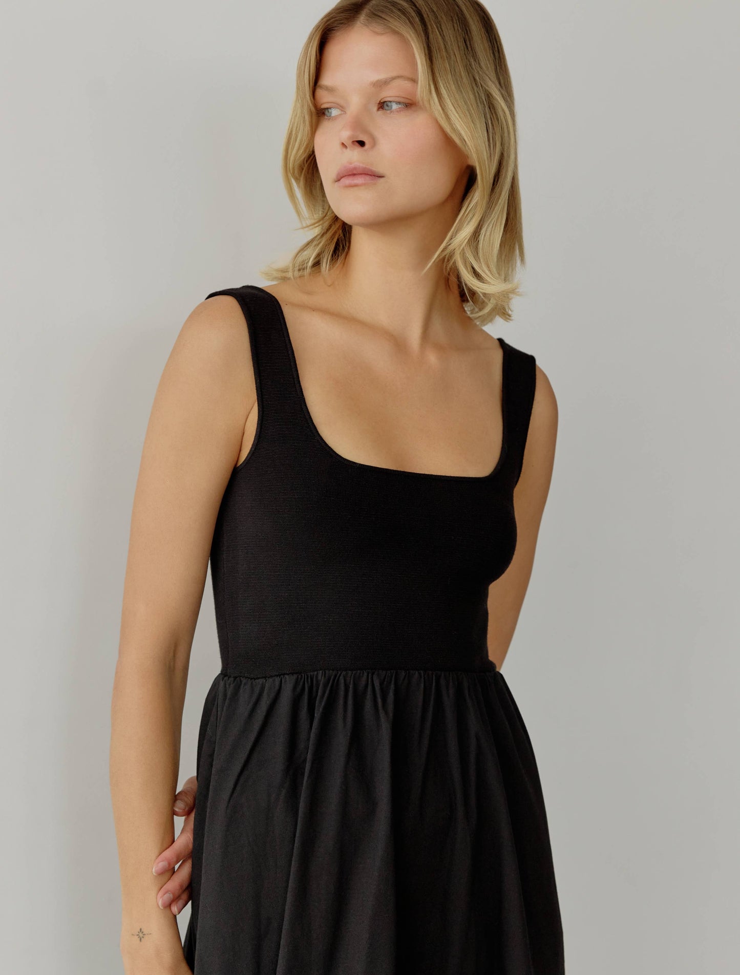 The Lucinda Dress: BLACK / MEDIUM