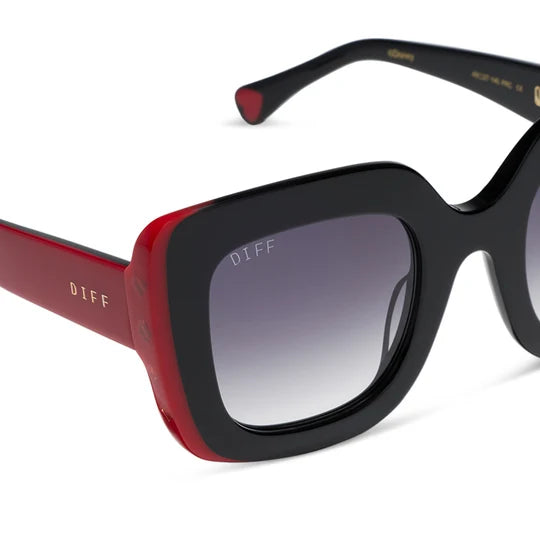 The Queen of Hearts Sunglasses