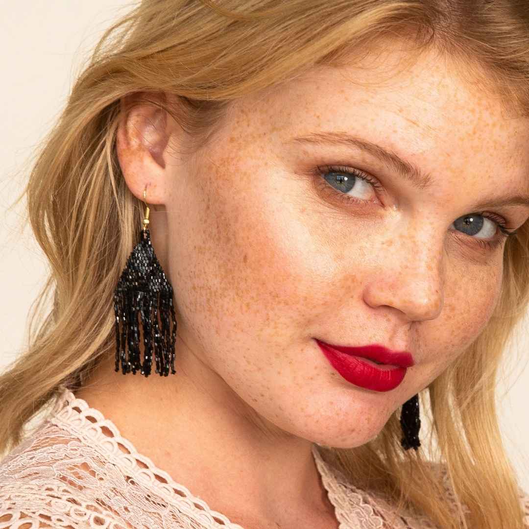 Lexie solid beaded fringe earrings – Black